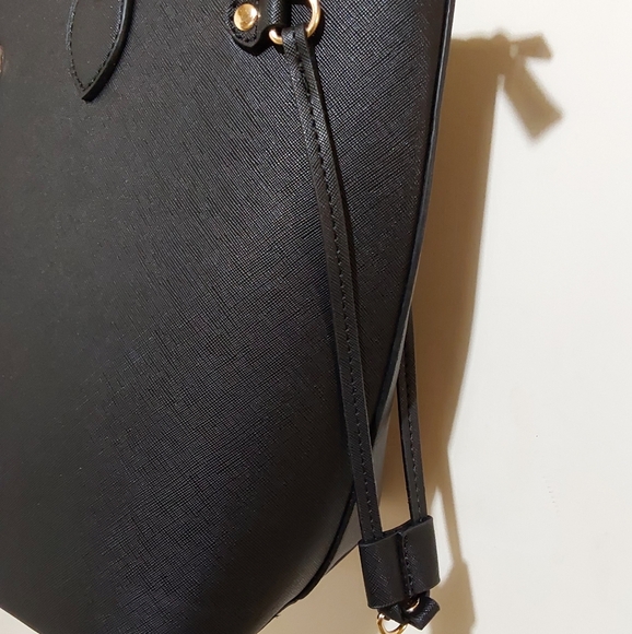 🌺 NWT Marilyn Monroe Black PVC Satchel Bag - Picture 3 of 15